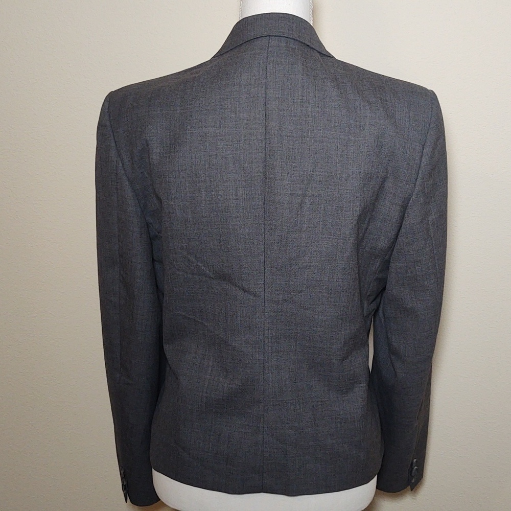 The Executive Club Women's Blazer - Picture 3 of 9